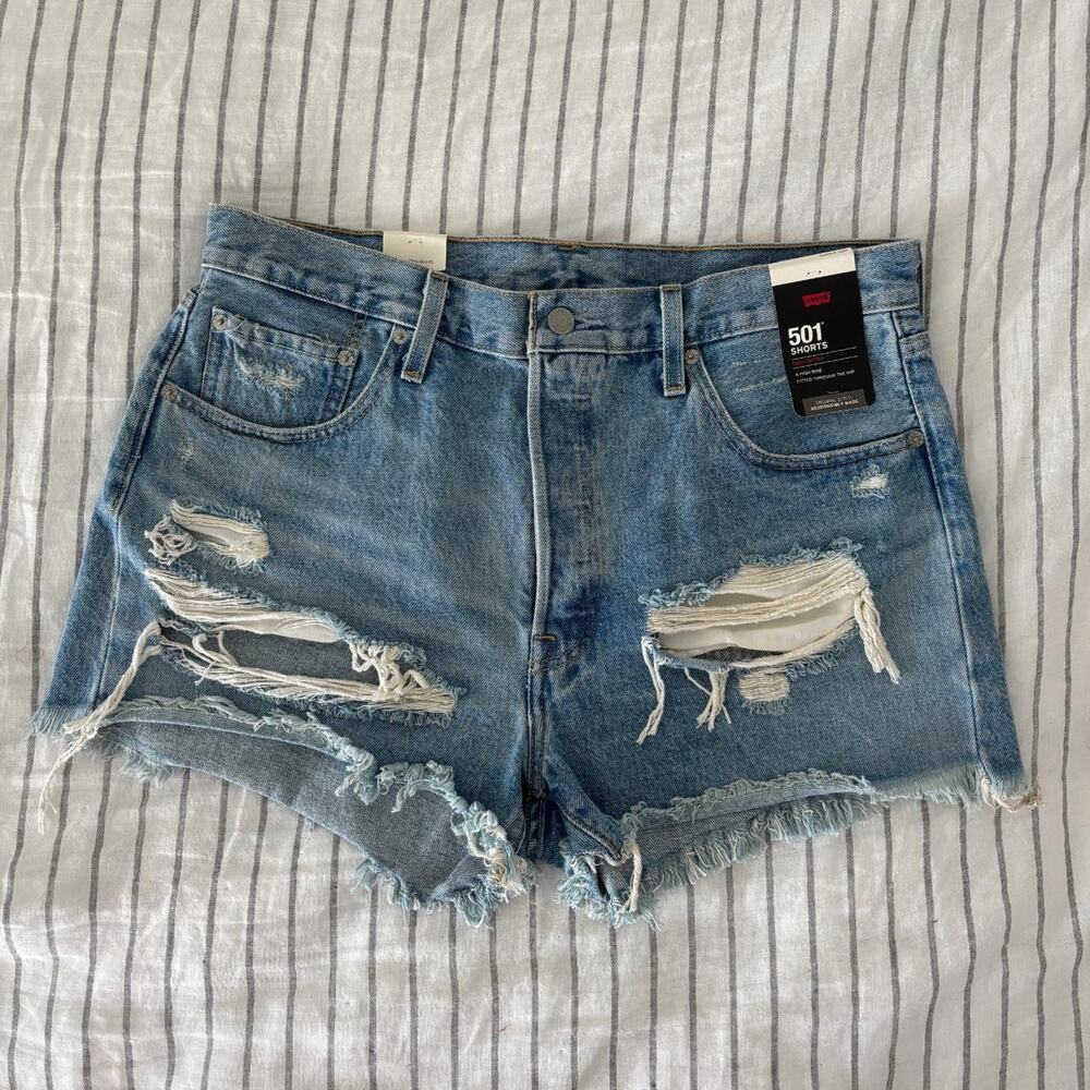 NWT Levis 501 denim shorts